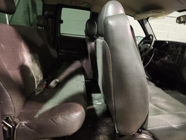 Photo 10 from auction – 2004 CHEVROLET SILVERADO with VIN 2GCEK19TX41165650