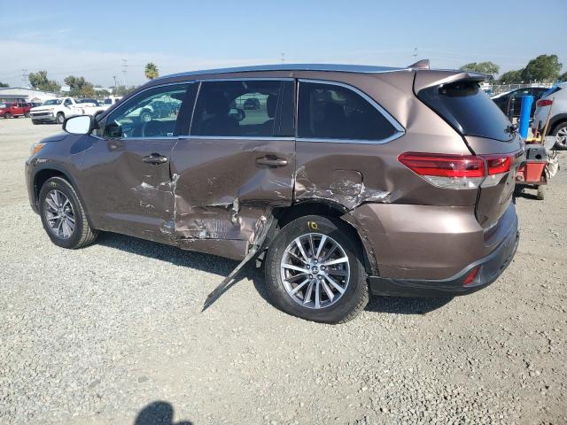 Photo 2 from auction – 2018 TOYOTA HIGHLANDER with VIN 5TDKZRFH5JS245150