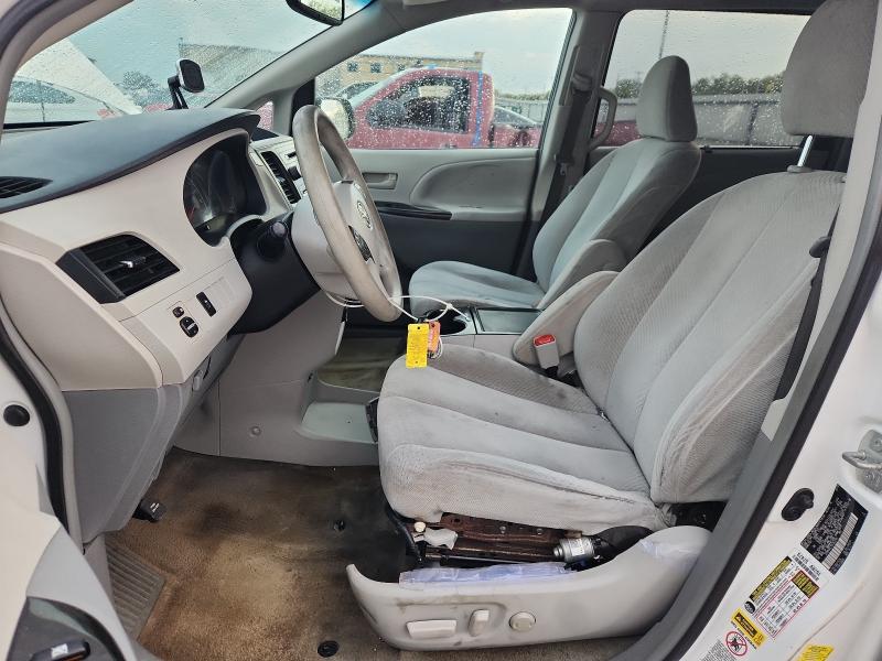 Photo 7 from auction – 2013 TOYOTA SIENNA LE with VIN 5TDKK3DC7DS352245