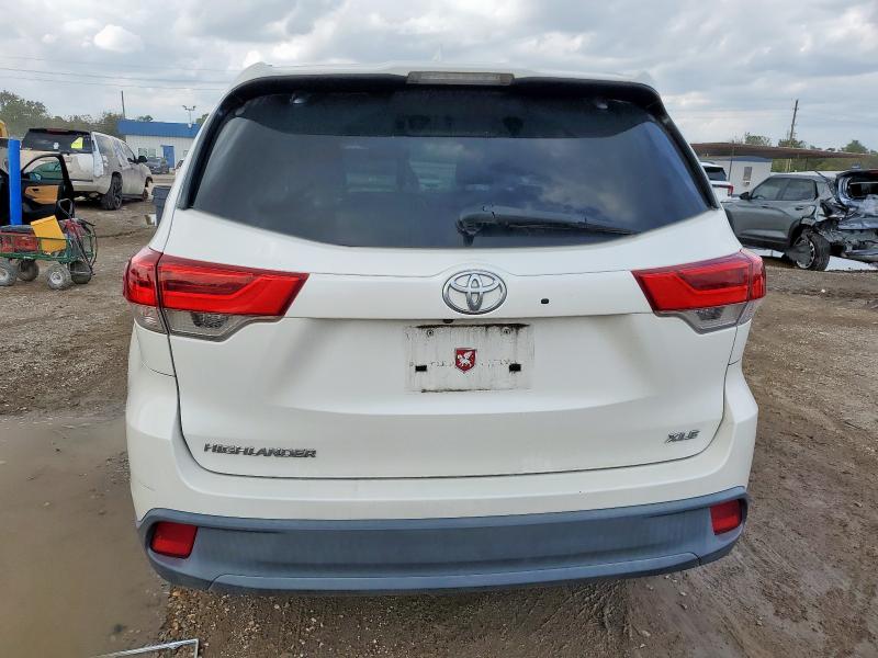 Photo 6 from auction – 2017 TOYOTA HIGHLANDER with VIN 5TDKZRFH1HS515503