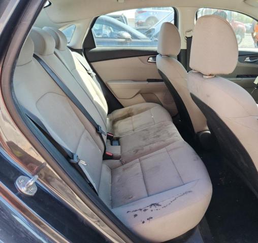Photo 10 from auction – 2021 KIA FORTE FE with VIN 3KPF24AD5ME297583