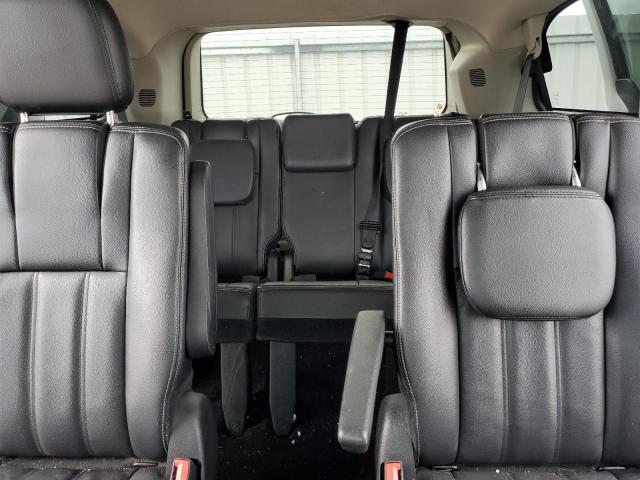 Photo 10 from auction – 2014 CHRYSLER TOWN & COU with VIN 2C4RC1BGXER269182