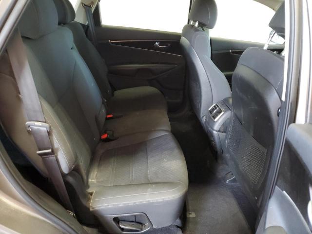 Photo 11 from auction – 2017 KIA SORENTO LX with VIN 5XYPGDA35HG279610