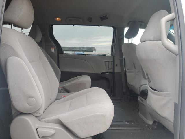 Photo 11 from auction – 2015 TOYOTA SIENNA LE with VIN 5TDKK3DC4FS680273