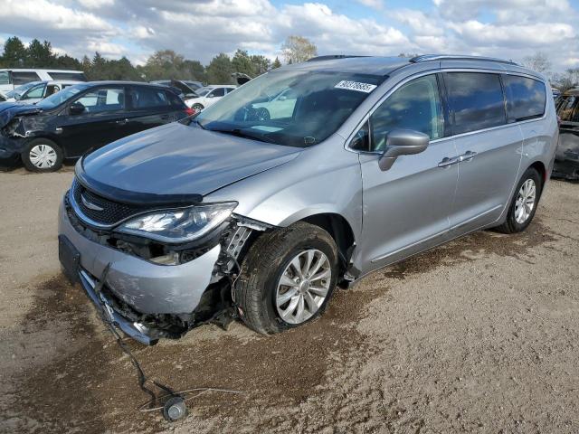 CHRYSLER PACIFICA 2018 with VIN 2C4RC1BG0JR210992 - Photo from auction