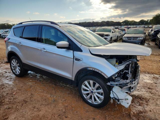 Photo 4 from auction – 2019 FORD ESCAPE SEL with VIN 1FMCU0HD4KUB45137
