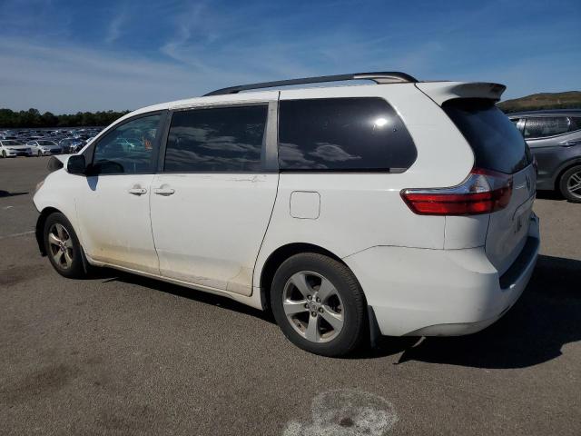 Photo 2 from auction – 2017 TOYOTA SIENNA LE with VIN 5TDKZ3DC7HS853105