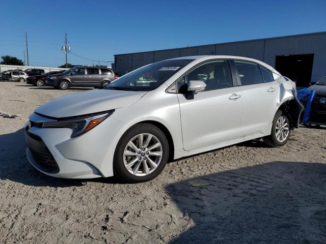 TOYOTA COROLLA LE 2025 with VIN JTDBCMFE4S3098686 - Photo from auction
