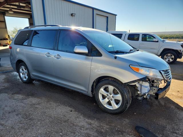 Photo 4 from auction – 2014 TOYOTA SIENNA LE with VIN 5TDKK3DC6ES447316