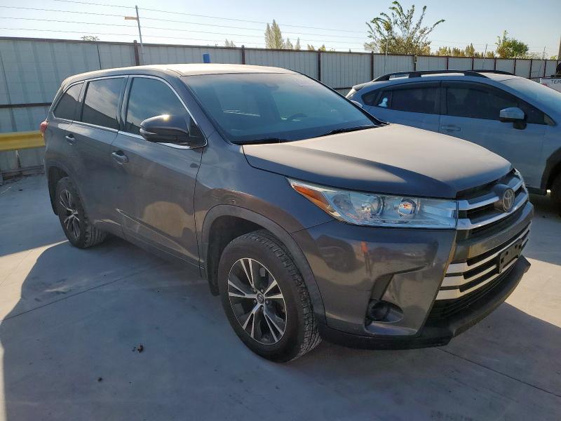 Photo 4 from auction – 2018 TOYOTA HIGHLANDER with VIN 5TDZARFHXJS033091