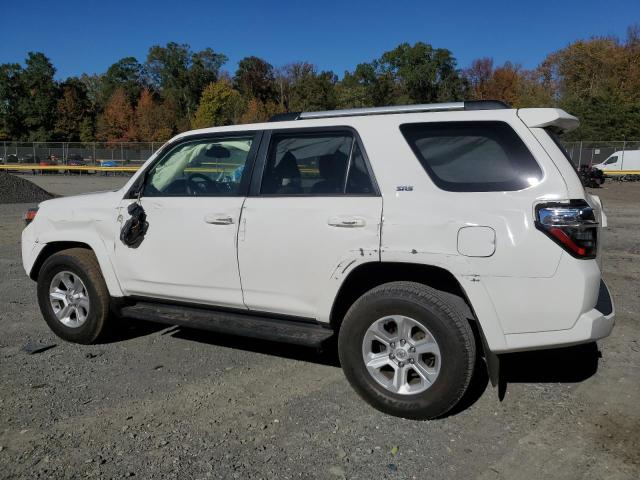 Photo 2 from auction – 2020 TOYOTA 4RUNNER with VIN JTEBU5JR8L5743127