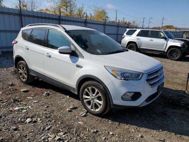 Photo 4 from auction – 2017 FORD ESCAPE SE with VIN 1FMCU9GD5HUC38909