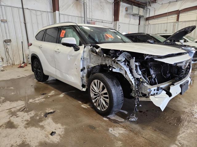 Photo 4 from auction – 2021 TOYOTA HIGHLANDER with VIN 5TDFZRBH2MS095073