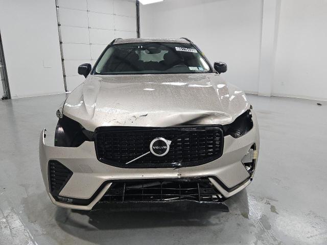 Photo 5 from auction – 2025 VOLVO XC60 PLUS with VIN YV4M12RC6S1092944