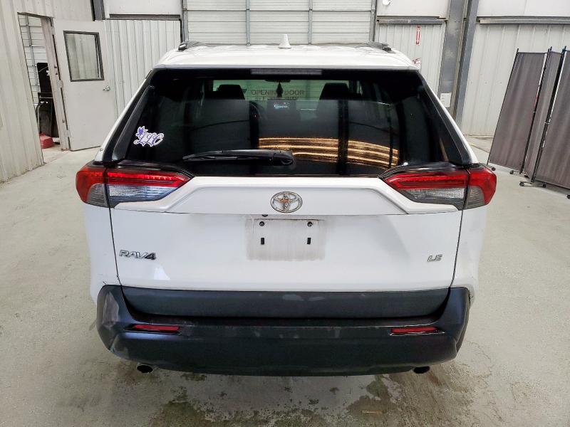 Photo 6 from auction – 2021 TOYOTA RAV4 LE with VIN 2T3H1RFV4MW155451