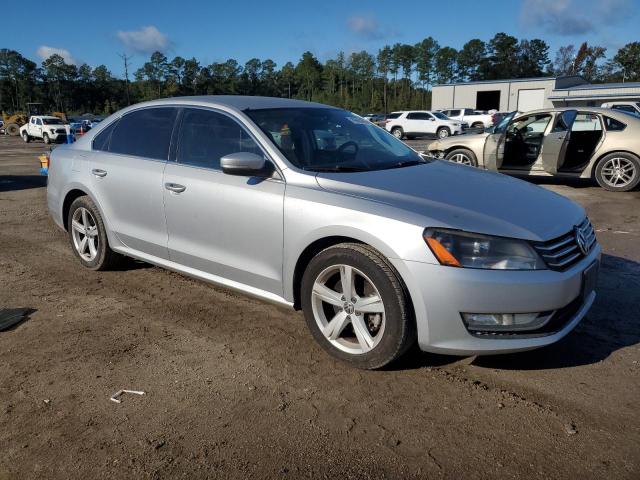 Photo 4 from auction – 2015 VOLKSWAGEN PASSAT S with VIN 1VWAT7A31FC081107