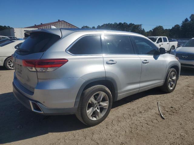 Photo 3 from auction – 2017 TOYOTA HIGHLANDER with VIN 5TDYZRFH7HS222490