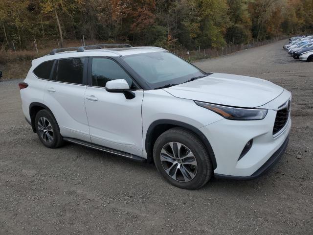 Photo 4 from auction – 2023 TOYOTA HIGHLANDER with VIN 5TDKDRBH3PS032730