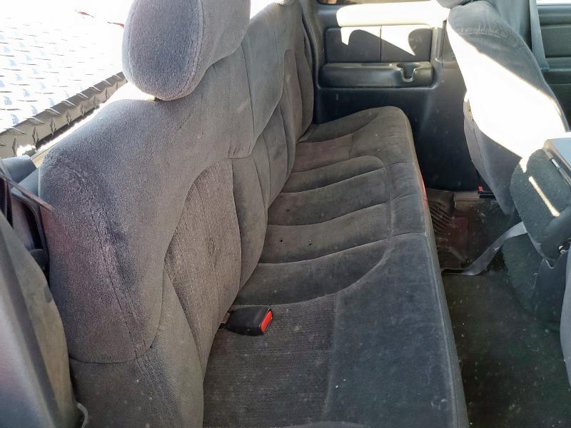 Photo 10 from auction – 2000 CHEVROLET SILVERADO with VIN 2GCEC19V2Y1394456