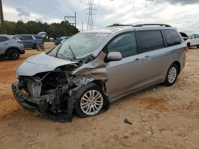 TOYOTA SIENNA XLE 2017 with VIN 5TDYZ3DC2HS837100 - Photo from auction