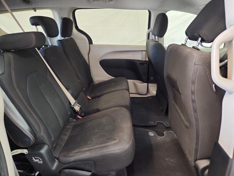 Photo 11 from auction – 2017 CHRYSLER PACIFICA L with VIN 2C4RC1CGXHR571767