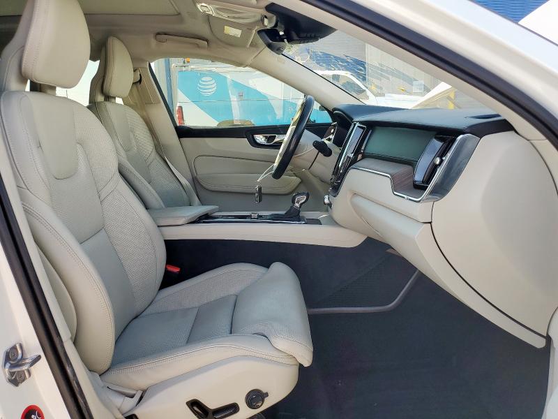 Photo 7 from auction – 2018 VOLVO XC60 T6 with VIN LYVA22RL4JB087042