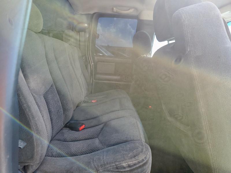Photo 10 from auction – 2004 CHEVROLET SILVERADO with VIN 2GCEC19T941300727