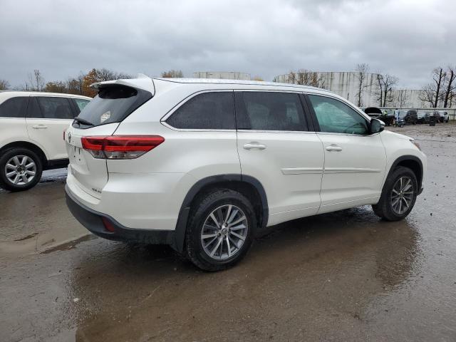 Photo 3 from auction – 2018 TOYOTA HIGHLANDER with VIN 5TDJZRFH9JS895286