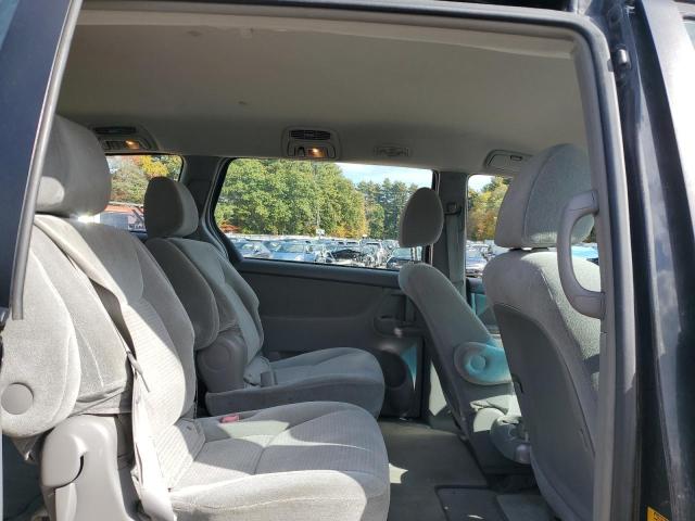 Photo 11 from auction – 2010 TOYOTA SIENNA CE with VIN 5TDKK4CC2AS305336