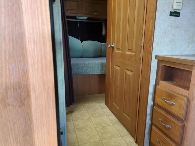 Photo 6 from auction – 2004 FORD ECONOLINE with VIN 1FDXE45S34HB10710
