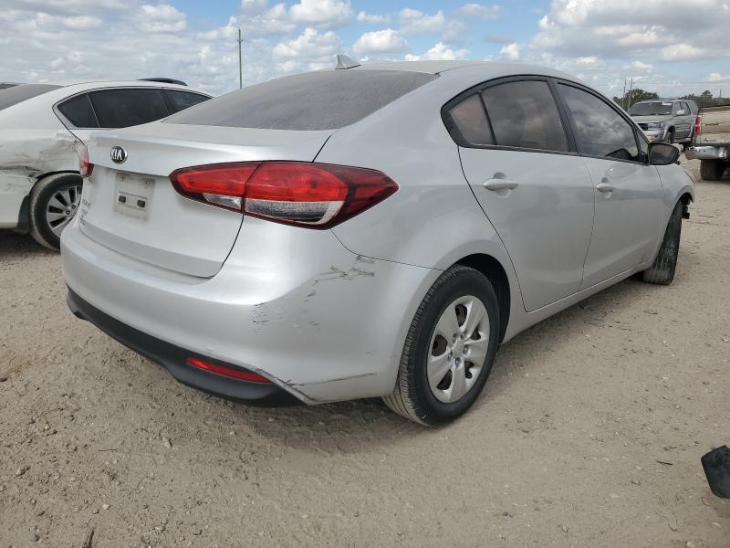 Photo 3 from auction – 2017 KIA FORTE LX with VIN 3KPFK4A76HE094976