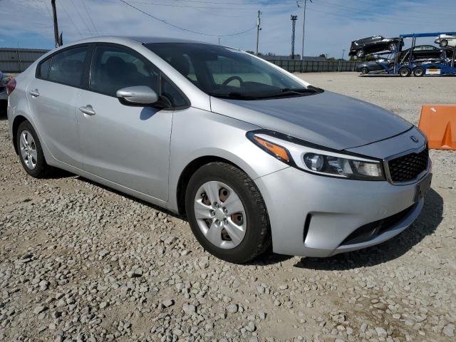 Photo 4 from auction – 2017 KIA FORTE LX with VIN 3KPFK4A72HE158978