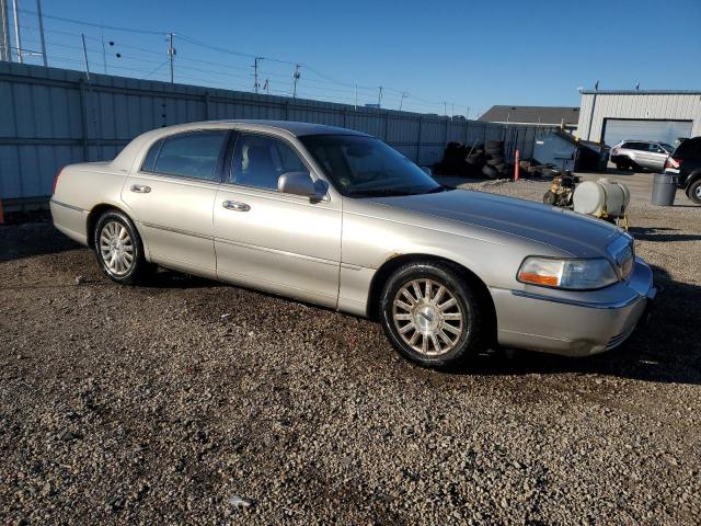Photo 4 from auction – 2004 LINCOLN TOWN CAR E with VIN 1LNHM81W34Y652204