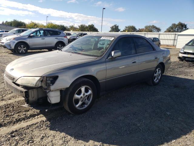 LEXUS ES 300 1997 مع رقم تعريف المركبة JT8BF22G6V0039243 - صورة من المزاد
