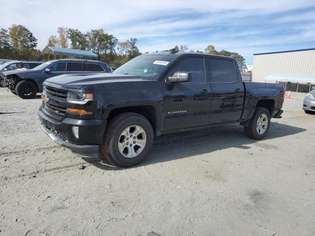 CHEVROLET SILVERADO 2018 with VIN 3GCUKREC0JG622940 - Photo from auction