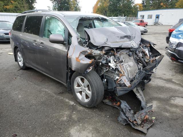 Photo 4 from auction – 2014 TOYOTA SIENNA LE with VIN 5TDKK3DC6ES483247