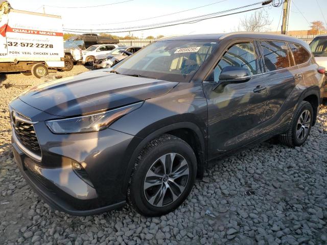 TOYOTA HIGHLANDER 2022 with VIN 5TDGZRBH9NS568778 - Photo from auction