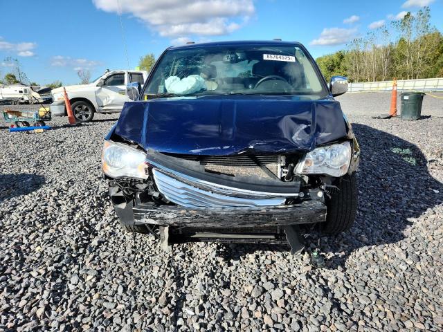 Photo 5 from auction – 2015 CHRYSLER TOWN & COU with VIN 2C4RC1CG2FR531714