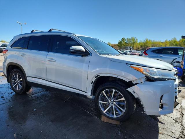 Photo 4 from auction – 2019 TOYOTA HIGHLANDER with VIN 5TDJZRFH2KS565510