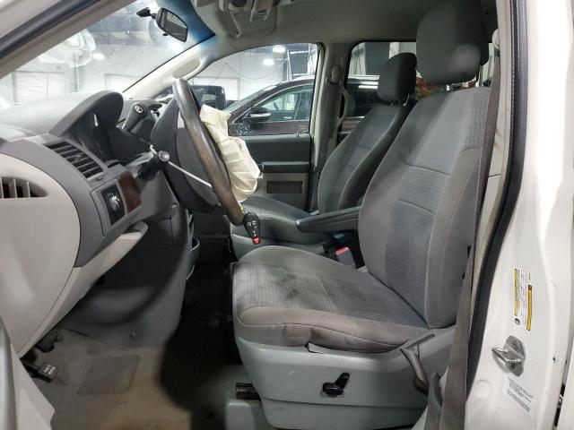 Photo 7 from auction – 2010 CHRYSLER TOWN & COU with VIN 2A4RR4DE0AR393820