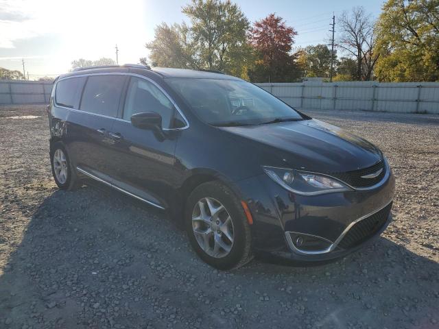 Photo 4 from auction – 2017 CHRYSLER PACIFICA T with VIN 2C4RC1EG6HR708670