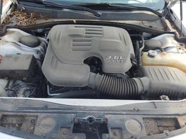 Photo 11 from auction – 2015 CHRYSLER 300 LIMITED with VIN 2C3CCAAGXFH772682