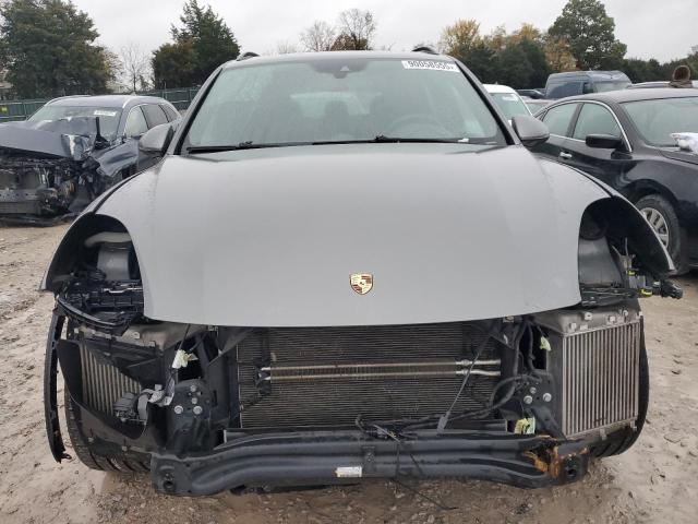 Photo 5 from auction – 2016 PORSCHE CAYENNE S with VIN WP1AB2A2XGLA93840