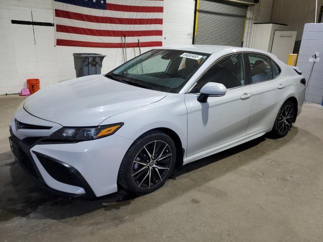 TOYOTA CAMRY SE 2022 with VIN 4T1G11BK4NU068068 - Photo from auction