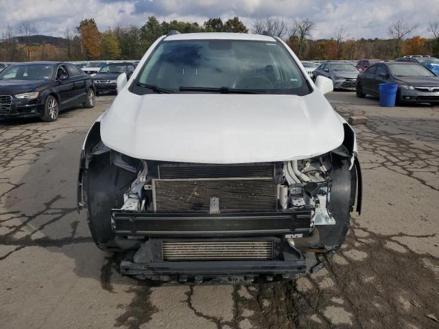Photo 5 from auction – 2017 CHEVROLET TRAX 1LT with VIN 3GNCJPSBXHL272949