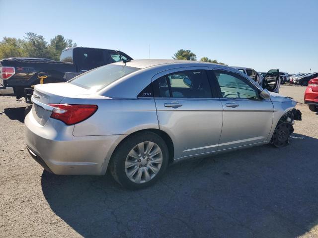 Photo 3 from auction – 2012 CHRYSLER 200 LX with VIN 1C3CCBAB3CN167089