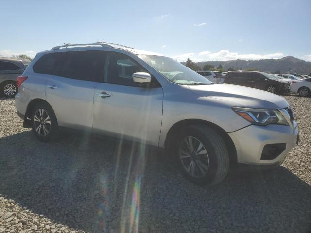 Photo 4 from auction – 2017 NISSAN PATHFINDER with VIN 5N1DR2MN1HC667934