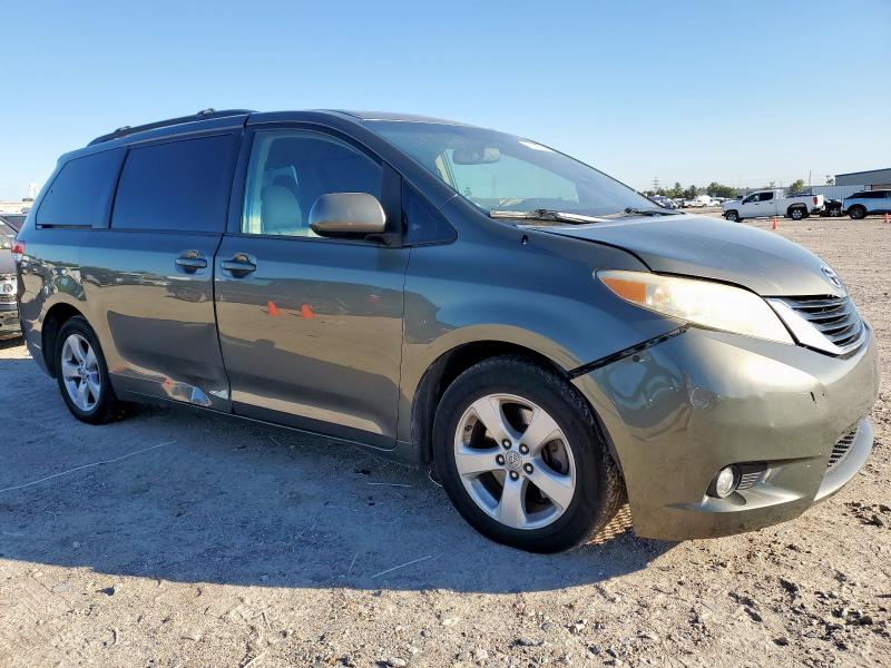 Photo 4 from auction – 2012 TOYOTA SIENNA XLE with VIN 5TDYK3DC1CS229873