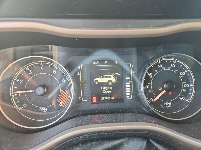 Photo 9 from auction – 2014 JEEP CHEROKEE L with VIN 1C4PJLCSXEW102730