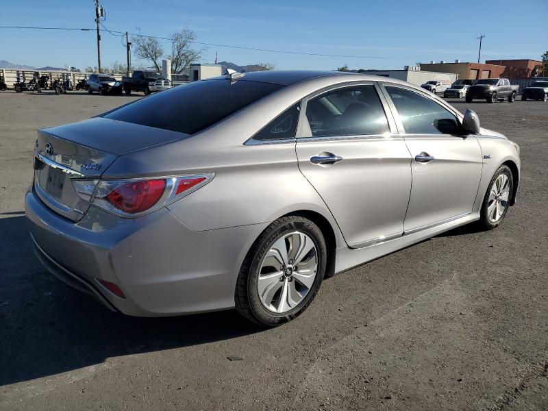 Photo 3 from auction – 2013 HYUNDAI SONATA HYB with VIN KMHEC4A46DA101674